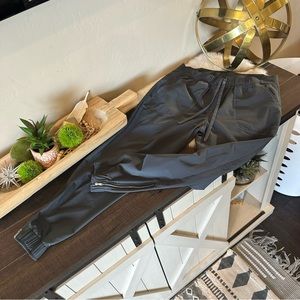 Albion fit destination joggers #511